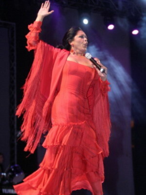 Fans de toda España apoyaron en Valladolid a Isabel Pantoja