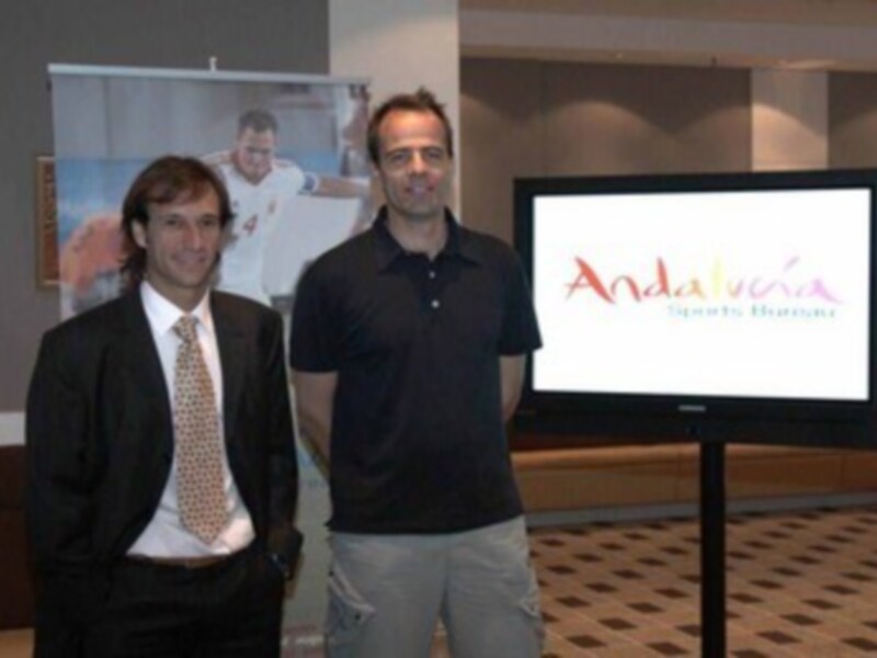 Presentación de Andalucía Sports Bureau en un evento corporativo.