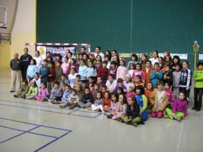 La Federación Riojana de Baloncesto se unió a las celebraciones del día de la paz