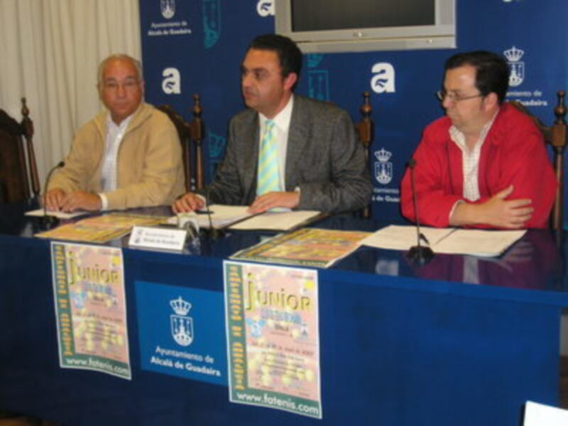 Presentación de la Copa de Tenis Junior en la sala de prensa del Ayuntamiento de Guadalajara.