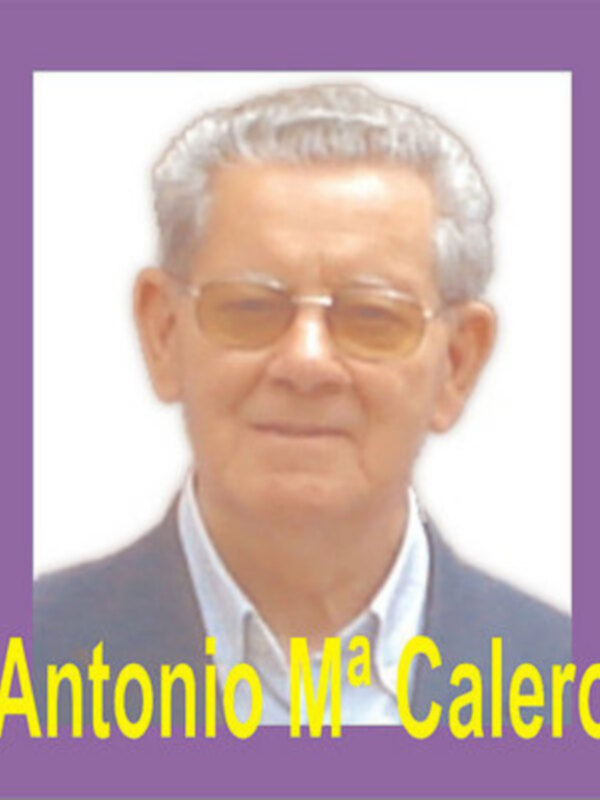 Retrato de Antonio Mª Calero con marco púrpura y texto amarillo en la parte inferior