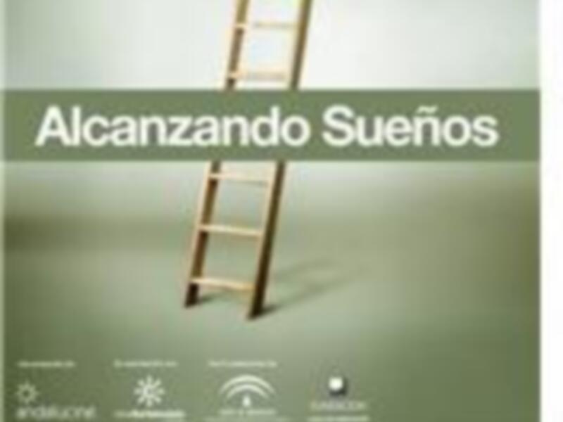 Una escalera de madera con el texto 'Alcanzando Sueños' en el pie de foto, sugiriendo un concepto de aspiración y progreso.