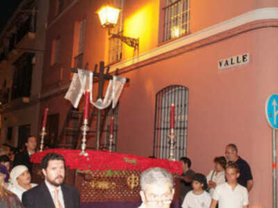 Cruz de Mayo, organiza el Grupo Joven de la Hdad.  Los Gitanos, saldrá  el próximo viernes 16 de mayo.