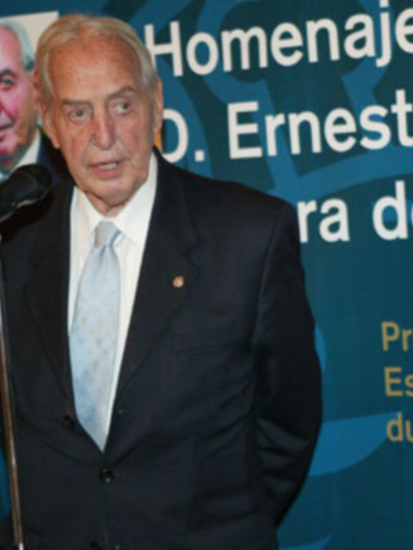 Homenaje a D. Ernesto durante la Feria de España en el extranjero