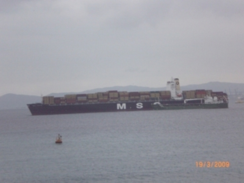 Contenedor de carga 'MS' en el mar, 19/3/2009