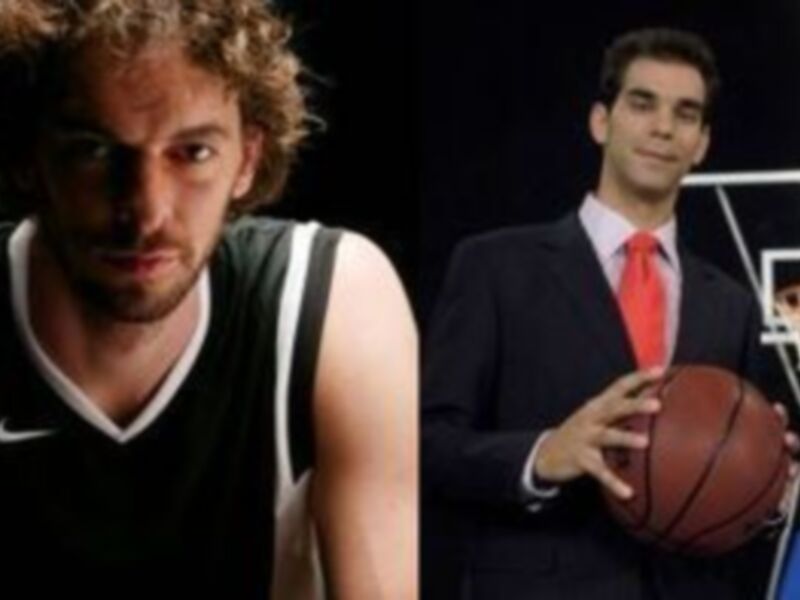 Dos retratos de individuos en diferentes contextos: uno en uniforme deportivo y otro en traje formal con balón de baloncesto.