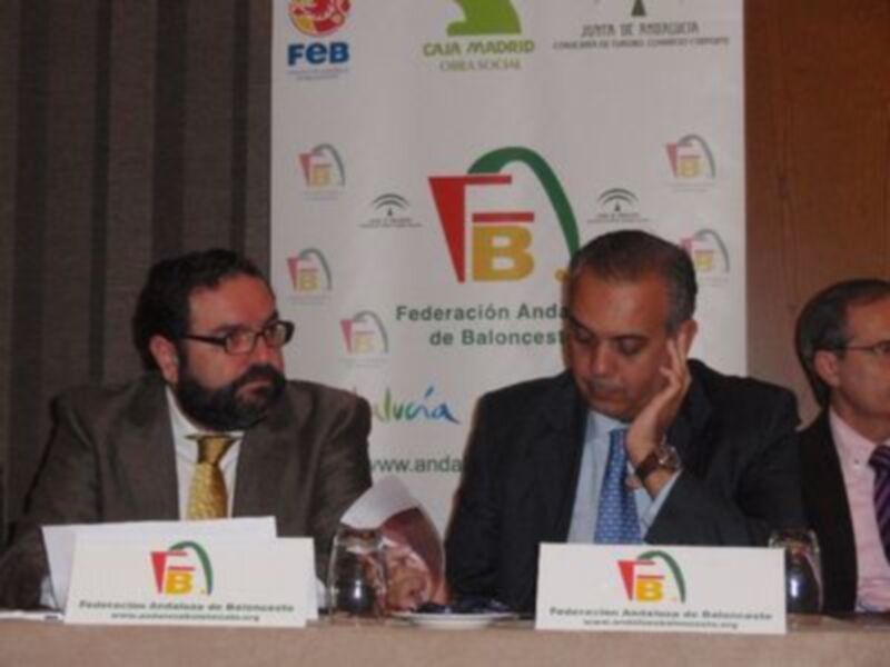 Conferencia de prensa de la Federación Andaluza de Baloncesto en colaboración con Caja Madrid.