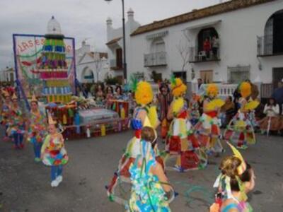 La cabalgata de carnaval puso el punto y final al fin de semana grande de la fiesta (Chipiona)