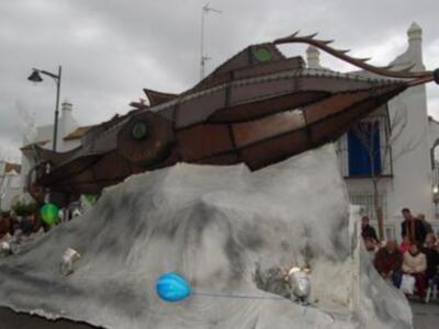 La cabalgata de carnaval puso el punto y final al fin de semana grande de la fiesta (Chipiona)