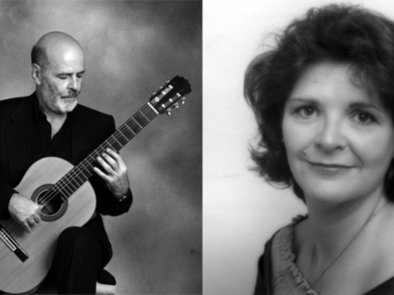 Retratos en blanco y negro de un músico tocando la guitarra y una mujer sonriendo.