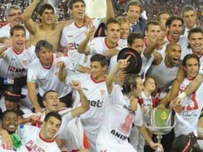 Sevilla gana la Copa del Rey al vencer en Barcelona 2-0 al Atletico de Madrid en la final .