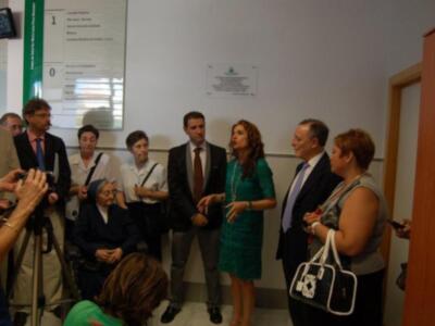Usuarios cuentan con el nuevo centro de salud Sor María Luisa Montañés que repartirá la asistencia sanitaria con Tolosa Latour(Chipiona)