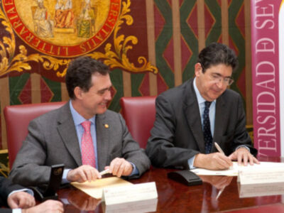 El Colegio de Abogados y la Universidad de Sevilla firman un convenio de colaboración para que los estudiantes reciban formación práctica en despachos de abogados.