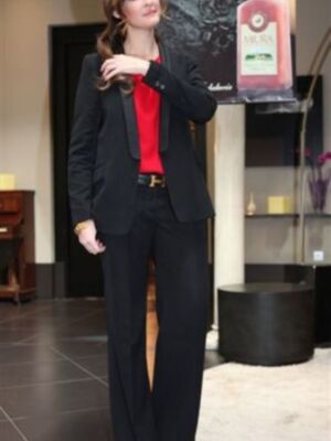 Viki Berrocal, estrena nueva imagen con doce kilos menos y debuta como modelo publicitaria