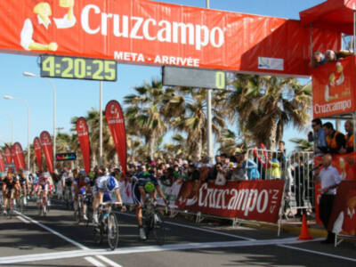 El equipo francés Saur Sojasun repite victoria en la Ruta del Sol con la victoria al sprint de Jonathan Hivert   