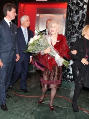 Los Alba apoyan a Cecilia Gómez la ex de Fran Rivera en Sevilla