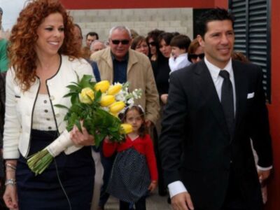 Pastora Soler inauguró junto a su marido Francis Viñolo la casa de la cultura de Coria del Río
