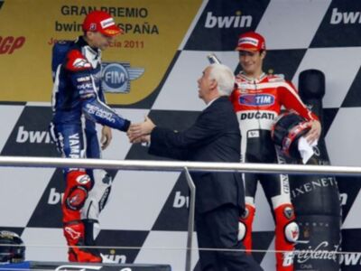 El Rey acude junto a la Infanta Elena al circuito de Jerez