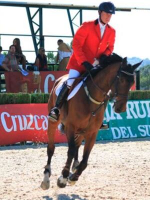 Cayetano vuelve a competir tras sus problemas de salud con el apoyo de su madre