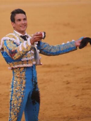 Manzanares hace historia en la maestranza el año que espera su primer hijo