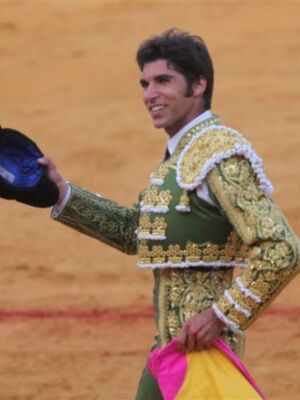 El abrazo de Fran Rivera y Cayetano en la maestranza