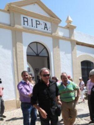 Amador Mohedano llevo flores para Rocío Jurado en el V aniversario de su fallecimiento
