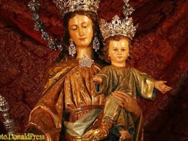 María Auxiliadora caló en los corazones de miles de fieles que acudimos a su Basílica a Rendirnos a sus plantas en su Festividad.