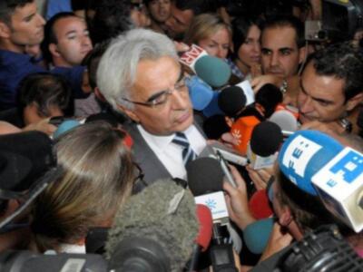 Ortega Cano reaparecio para declarar ante el juez  sereno, vestido de chaqueta y corbata , convaleciente y en silla de ruedas junto a su hijo Jose Fernando  