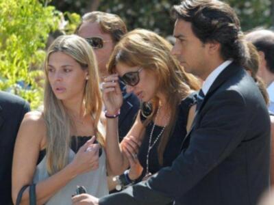 Litri, Carolina Herrera, Curro Romero, Carmen Tello acompañan a Julio Aparicio en el entierro de su madre la bailaora Maleni Loreto en Sevilla