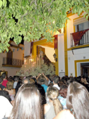 La Fe Mariana de todo un pueblo con su Patrona la virgen de los Dolores de Rinconada (Sevilla)