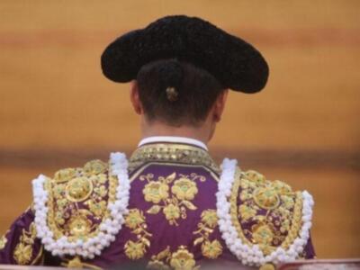 La Duquesa de Alba por primera vez en Sevilla con Alfonso Diez tras dar la noticia de su boda