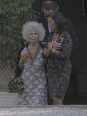 El emotivo reencuentro de los duques de Alba y su madrina Carmen Tello tras la boda