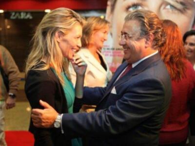 Patricia rato amadrina una exposición en Sevilla