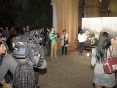 La duquesa de Alba sufre una caída en su palacio y tiene que  guardar reposo por una fisura en la pelvis y suspende la luna de miel a Tailandia