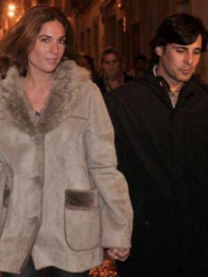 Francisco Rivera, con su novia Lourdes, feliz por la paternidad y la boda de su hermano pequeño