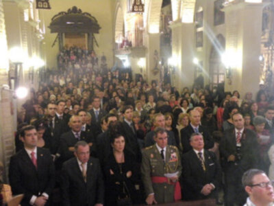  Galeria de la Solemne Función Eucarística, donde se procedió a la imposición del Fajín del Rey Juan Carlos I, a la Soledad de Alcalá del Río.