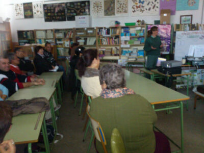 Interesante charla del Plan Mayor de Seguridad en el Centro Educación de Adultos.-(Chipiona)