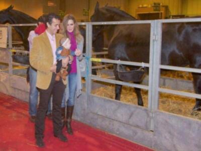 Víctor Puerto y su mujer Noelia, ejercen de papas