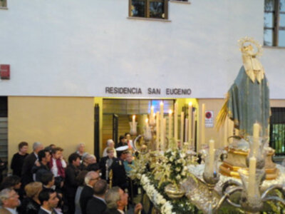 Pio XII y Begoña con la fe de la Milagrosa Sevillana.