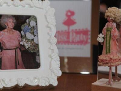 La duquesa de alba inaugura una exposición sobre moda con los trajes que ha lucido a lo largo de su vida