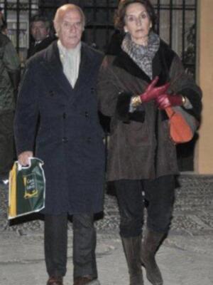 La duquesa de Alba presenta por fin sus memorias con su marido y tres de sus hijos