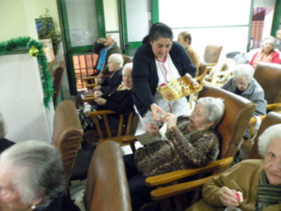 Santa Misa de Navidad, en la Residencia de Mayores, asistida, Virgen de las Angustias de Alcalá del Río.