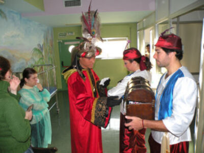El cartero Real visito el Hospital Macarena.