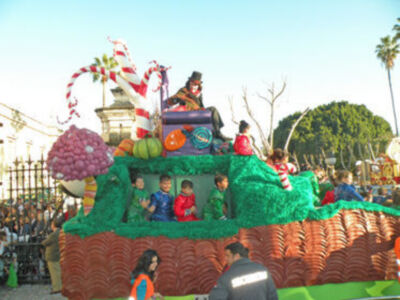 Los Reyes Magos de Oriente recorrieron las calles de sevillana.