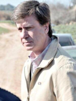 Cayetano Martínez de Irujo visita agricultores de Marinaleda