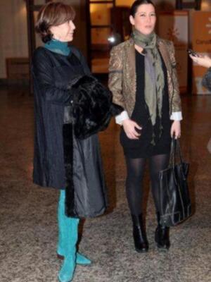  Sara Baras  recogió premio el público acompañada de su madre  