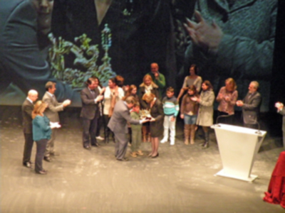 Premio del llamador del Canal sur Radio, a Maruja Vilches Trujillo