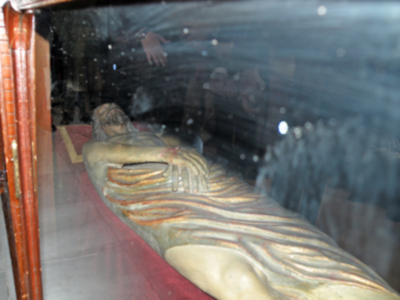 L a Real Hermandad del Santo Entierro, de Sevilla, inauguró su exposición de en seres en el ateneo Sevillano