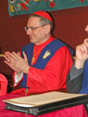 Ilustres Becario de Honor y de la visita extraordinaria a Sevilla de S.E.R. Cardenal Ángelo Amato (SDB), en el Colegio Mayor San Juan Bosco.