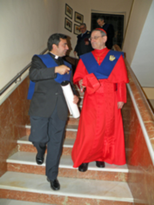Ilustres Becario de Honor y de la visita extraordinaria a Sevilla de S.E.R. Cardenal Ángelo Amato (SDB), en el Colegio Mayor San Juan Bosco.